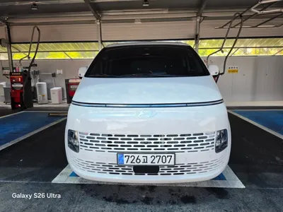 Hyundai Staria