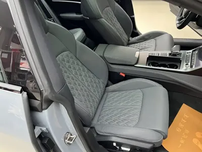 Audi A7L