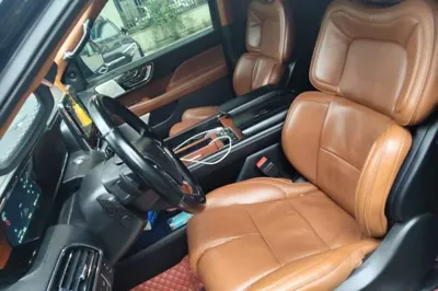 Lincoln Navigator