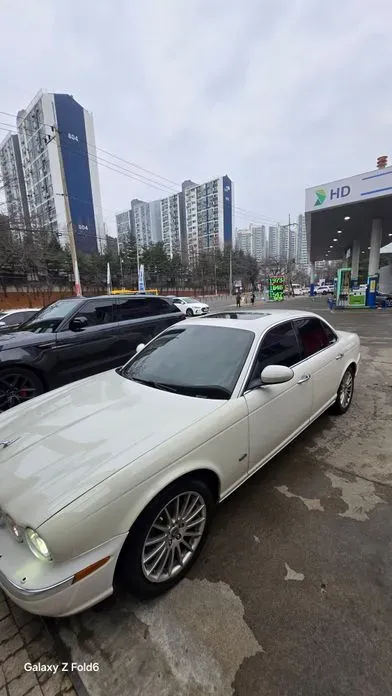 Jaguar XJ