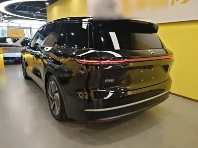 Nio ES8