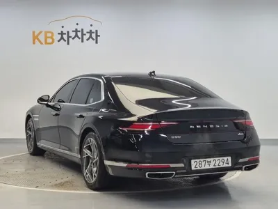Genesis G90