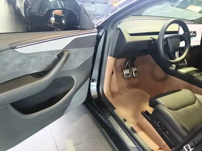 Tesla Model Y L