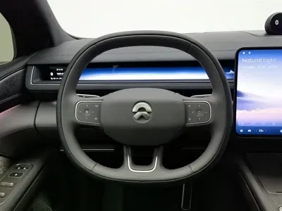 Nio ES8
