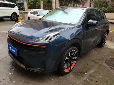 Lynk & Co 06