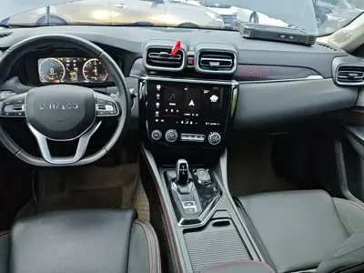 Lynk & Co 02