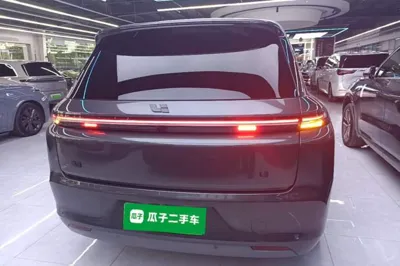 Li Auto L8