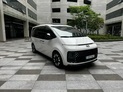 Hyundai Staria