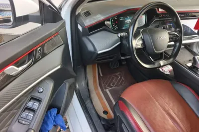 Dongfeng Aeolus Yixuan MAX