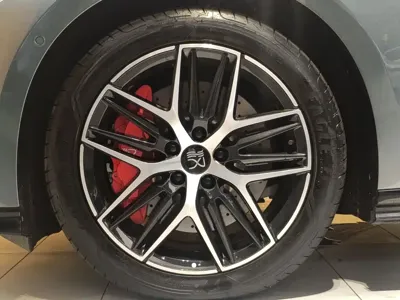 BYD 汉L
