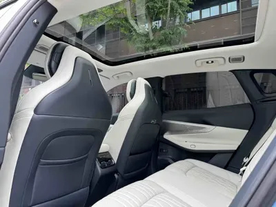 Lynk & Co 08 EM-P
