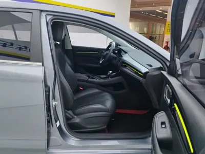 Roewe i5