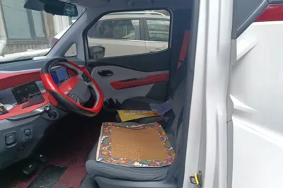 Baojun E200