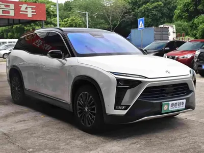 Nio ES8
