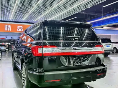 Lincoln Navigator