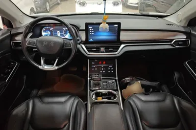 Hongqi E-HS3