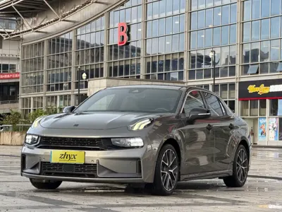 Lynk & Co 03