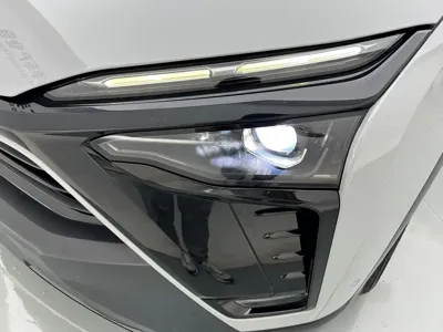Nio ES8