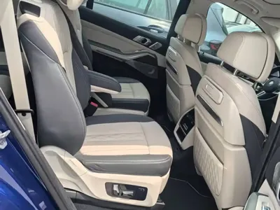 BMW 宝马X7 M60i