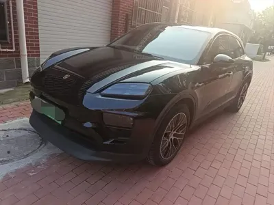 Porsche Macan EV