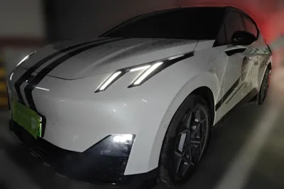 Lynk & Co Z20