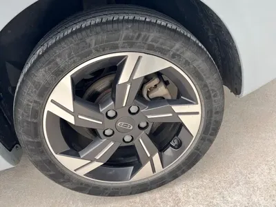 Geely L HiP