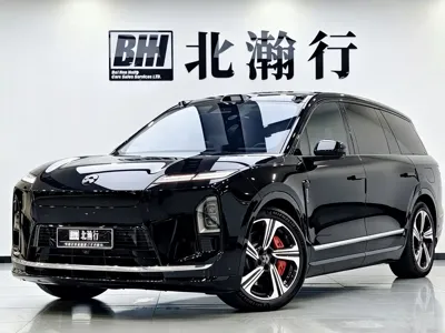 Nio ES8