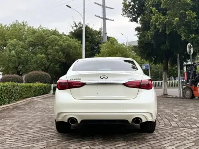 Infiniti Q50L