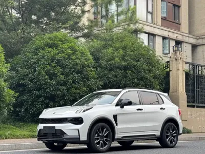 Lynk & Co 01
