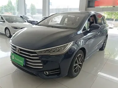 BYD MAX