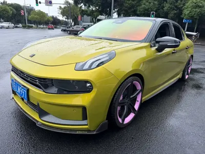 Lynk & Co 03