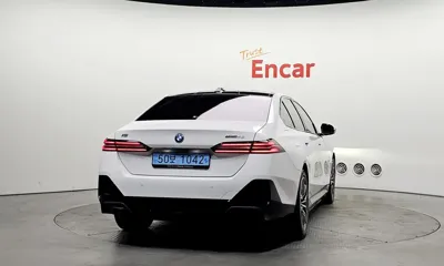 BMW i5