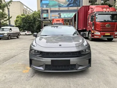 Lynk & Co 03