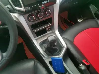 Venucia T70