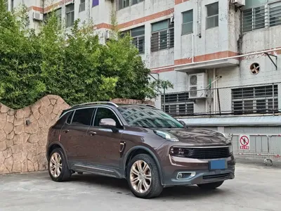 Lynk & Co 01