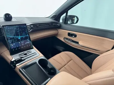 Nio ES8
