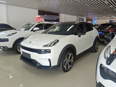 Lynk & Co 06