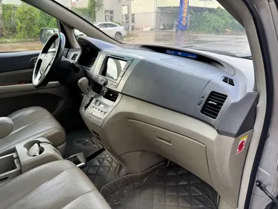 BYD M6
