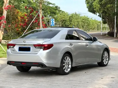 Toyota Reiz