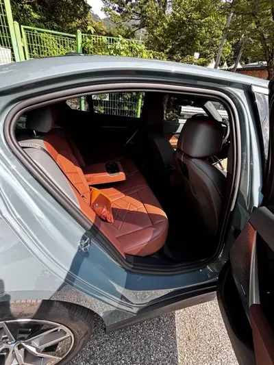 BMW i5