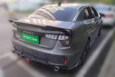 Lynk & Co 03