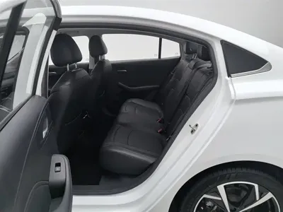 Roewe i5