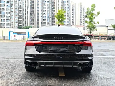 Audi A7L