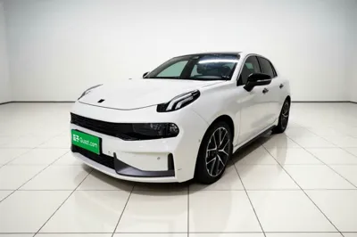 Lynk & Co 03