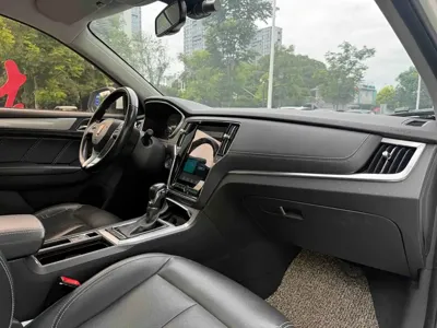 Roewe RX5