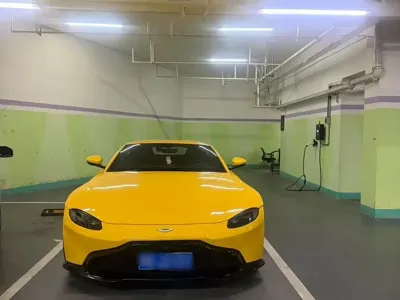 Aston Martin V8 Vantage