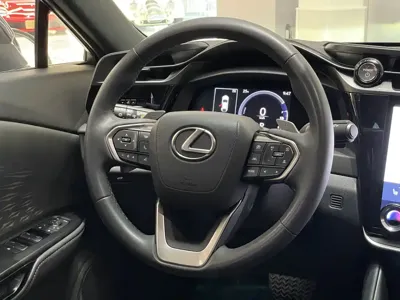 Lexus RZ
