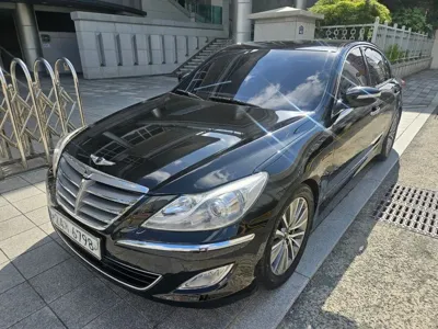 Hyundai Genesis