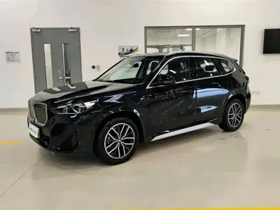 BMW iX1