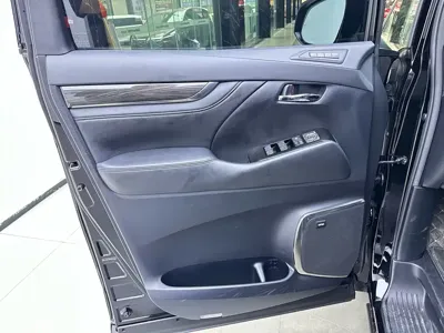 Lexus LM